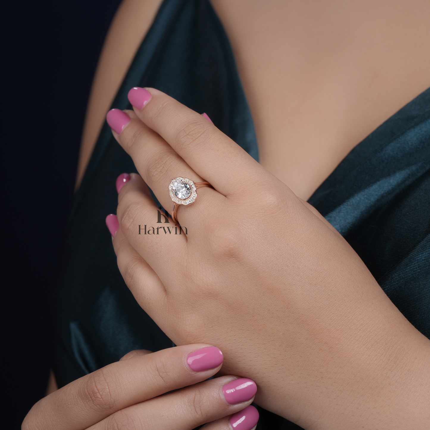 Oval Cut Moissanite Engagement Ring