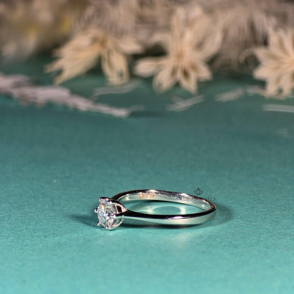 Round Cut Wedding Ring